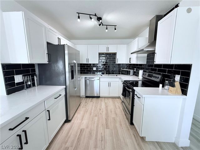 2013 Howard Avenue, Las Vegas, NV 89104