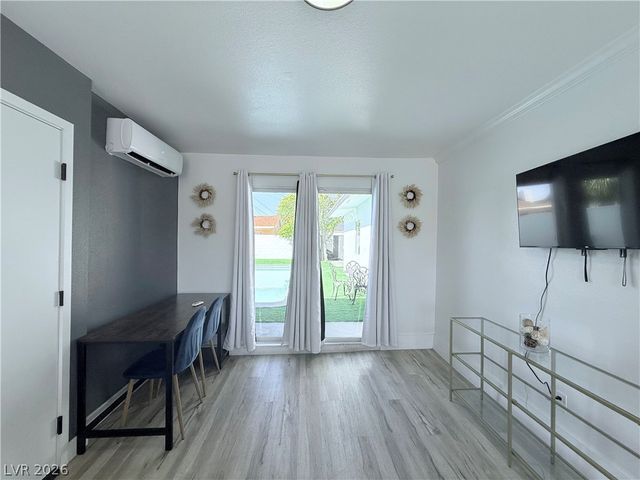 2013 Howard Avenue, Las Vegas, NV 89104