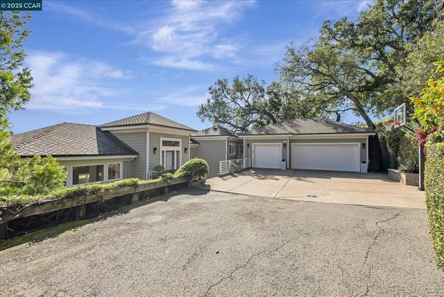 4 Berrybrook Hollow, Orinda, CA 94563
