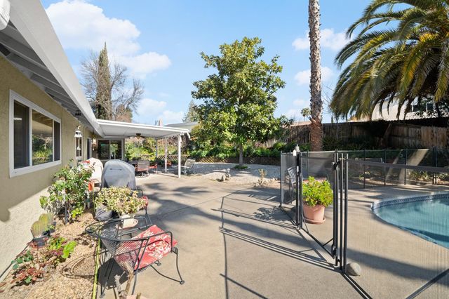 8336 Newbridge Way, Citrus Heights, CA 95610