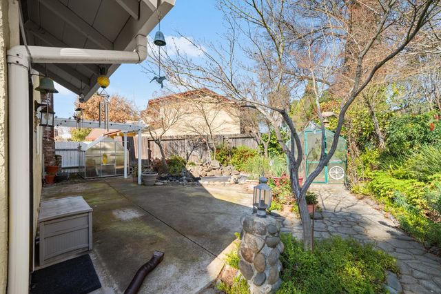 8336 Newbridge Way, Citrus Heights, CA 95610