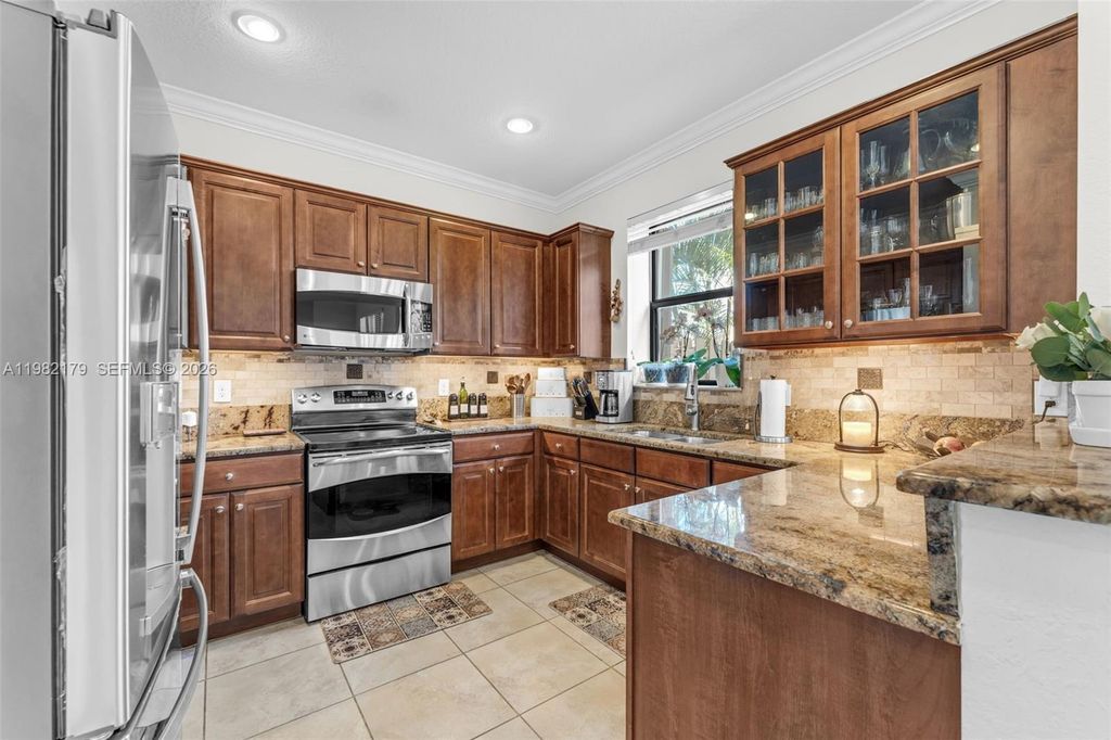 Image 13 of property listing at 11307 SW 238th St, Homestead, FL 33032