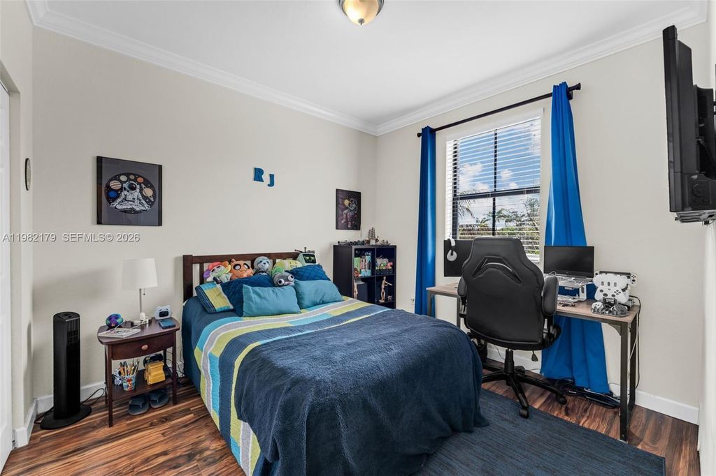 Image 18 of property listing at 11307 SW 238th St, Homestead, FL 33032