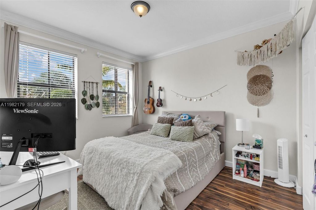 Image 19 of property listing at 11307 SW 238th St, Homestead, FL 33032