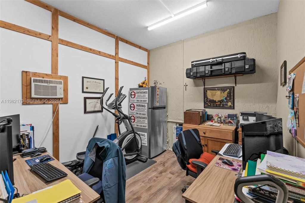 Image 27 of property listing at 11307 SW 238th St, Homestead, FL 33032