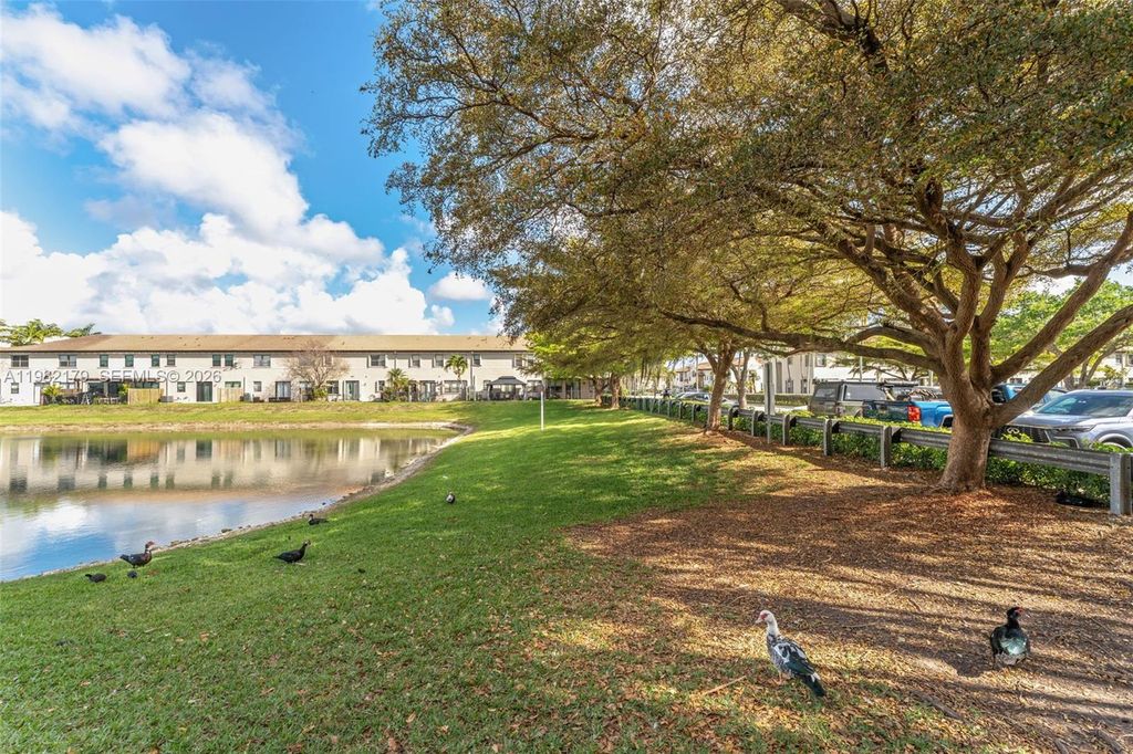 Image 31 of property listing at 11307 SW 238th St, Homestead, FL 33032