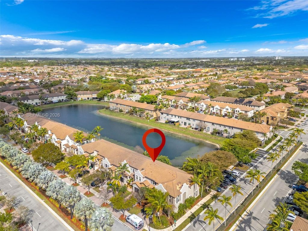 Image 34 of property listing at 11307 SW 238th St, Homestead, FL 33032