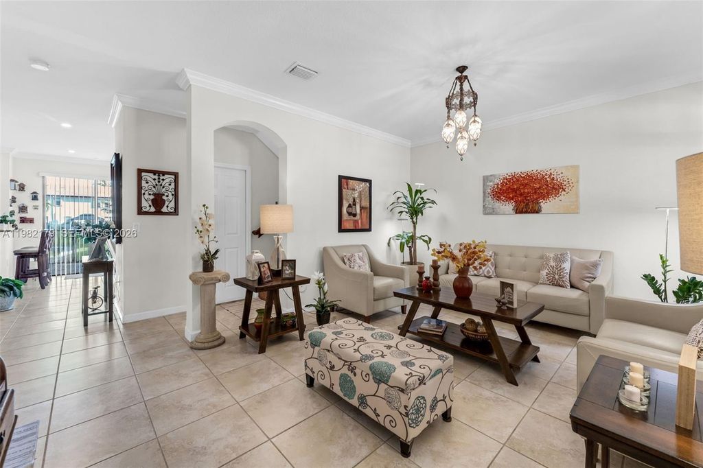 Image 8 of property listing at 11307 SW 238th St, Homestead, FL 33032
