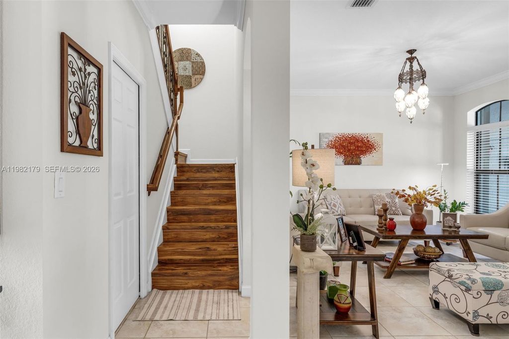 Image 9 of property listing at 11307 SW 238th St, Homestead, FL 33032