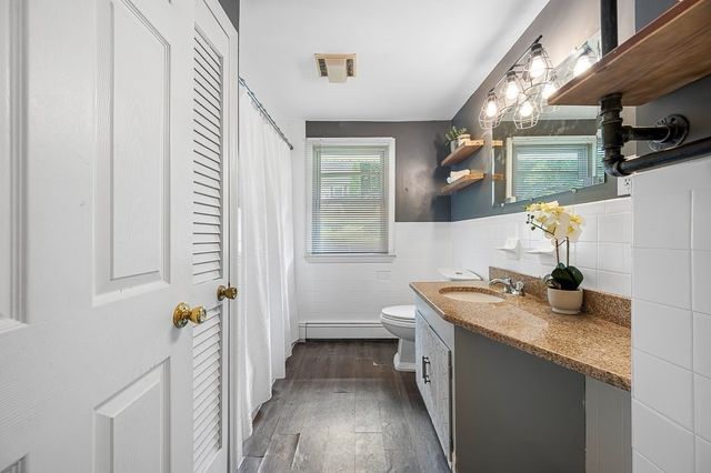 42 Iowa St, Worcester, MA 01602