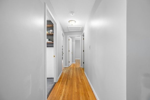 42 Iowa St, Worcester, MA 01602