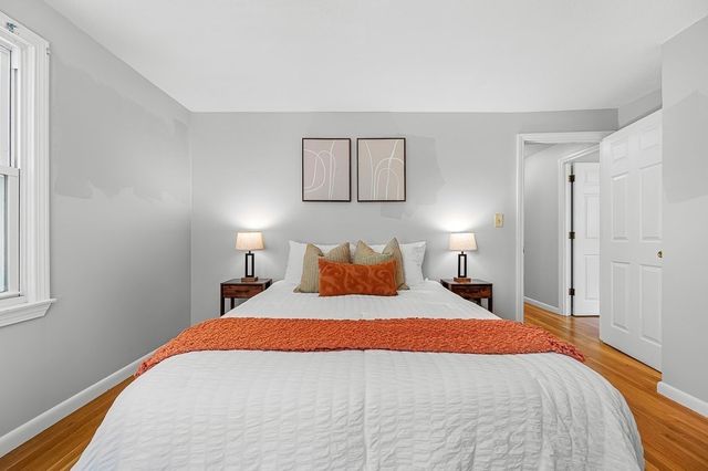 42 Iowa St, Worcester, MA 01602