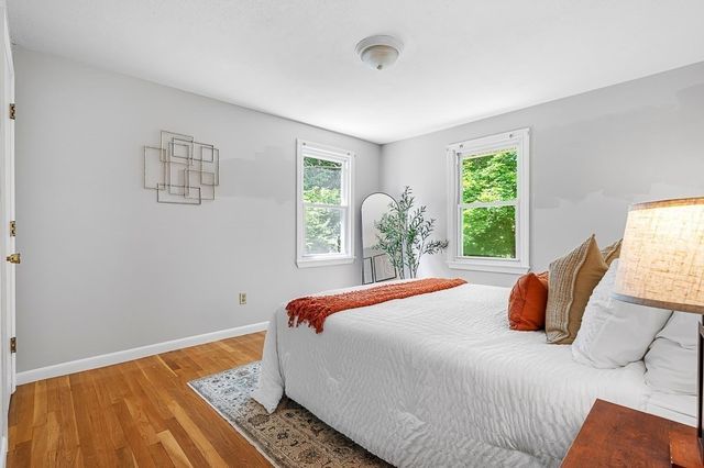 42 Iowa St, Worcester, MA 01602