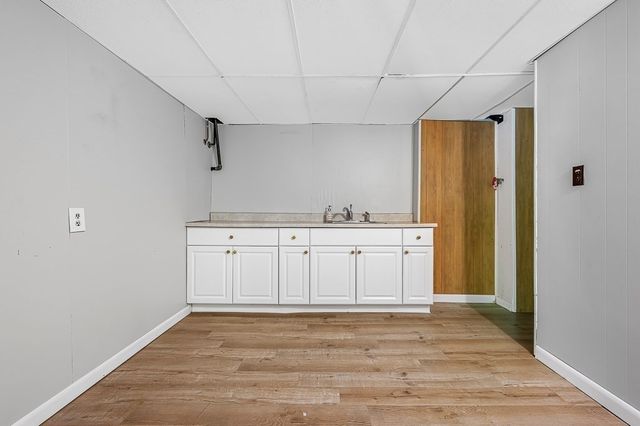 42 Iowa St, Worcester, MA 01602