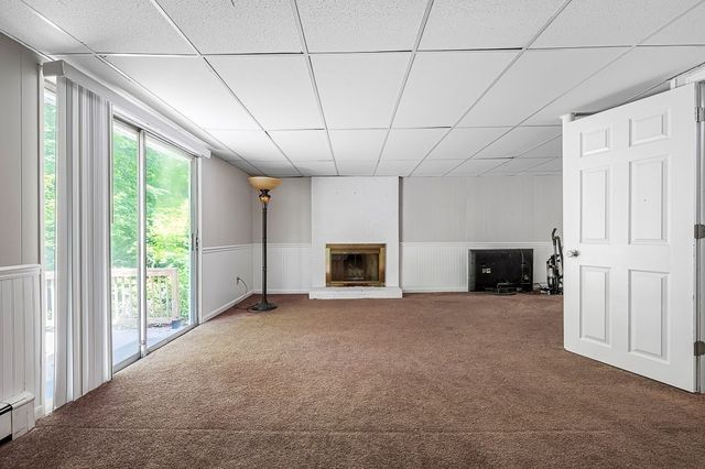 42 Iowa St, Worcester, MA 01602