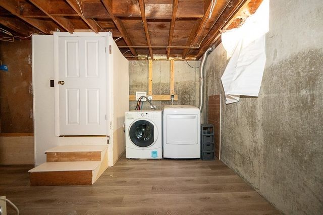 42 Iowa St, Worcester, MA 01602