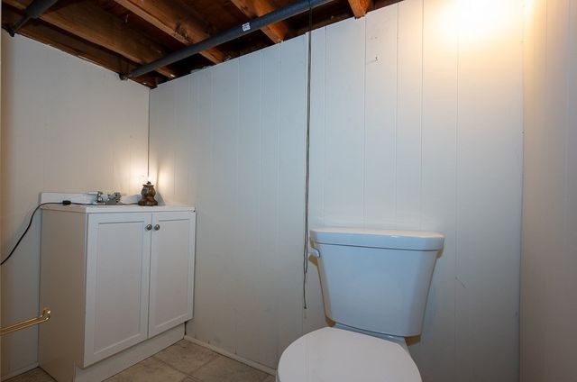 42 Iowa St, Worcester, MA 01602