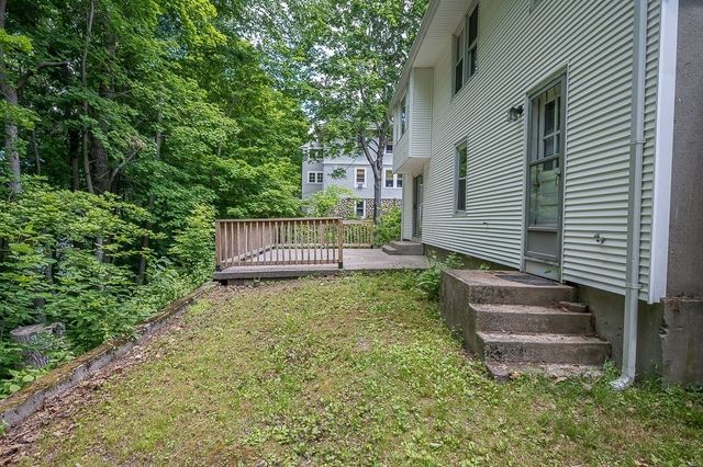 42 Iowa St, Worcester, MA 01602