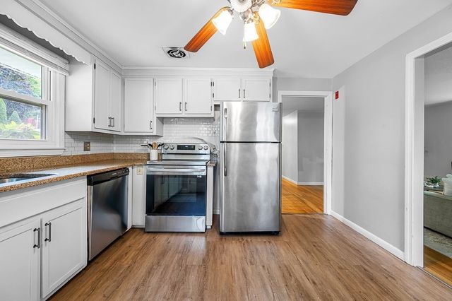 42 Iowa St, Worcester, MA 01602