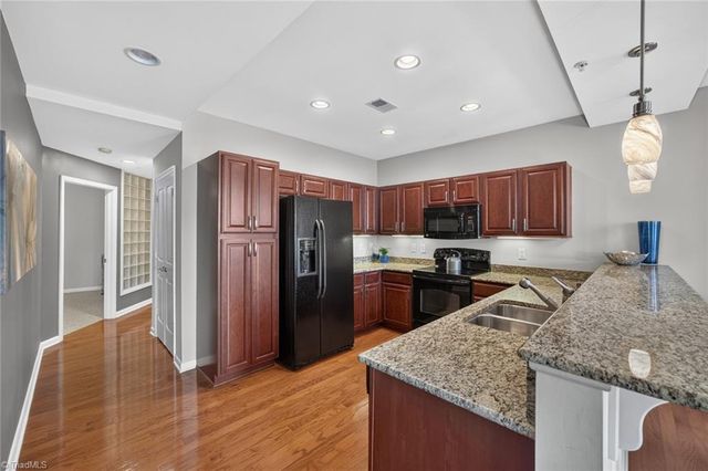 605 W Market Street 206, Greensboro, NC 27401