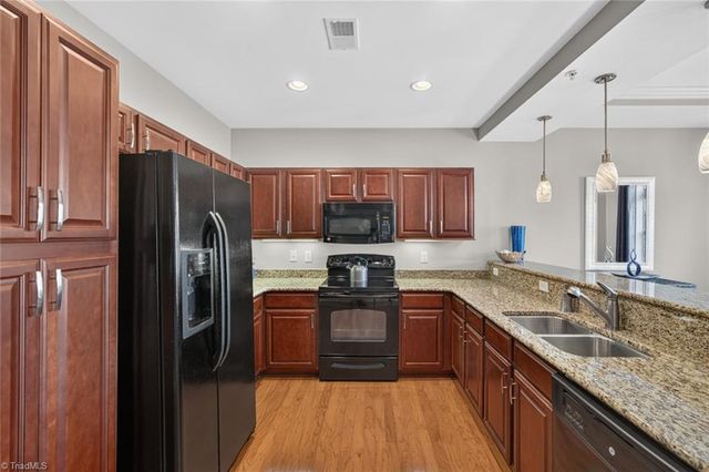 605 W Market Street 206, Greensboro, NC 27401