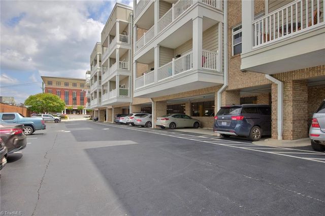 605 W Market Street 206, Greensboro, NC 27401