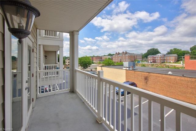 605 W Market Street 206, Greensboro, NC 27401