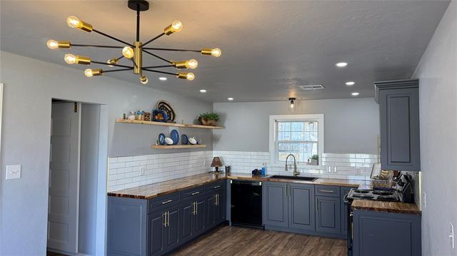 1206 Monroe Drive, Shawnee, OK 74804