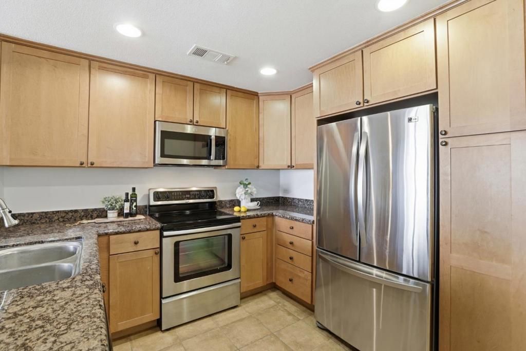 Image 10 of property listing at 809 Auzerais Avenue 322, San Jose, CA 95126