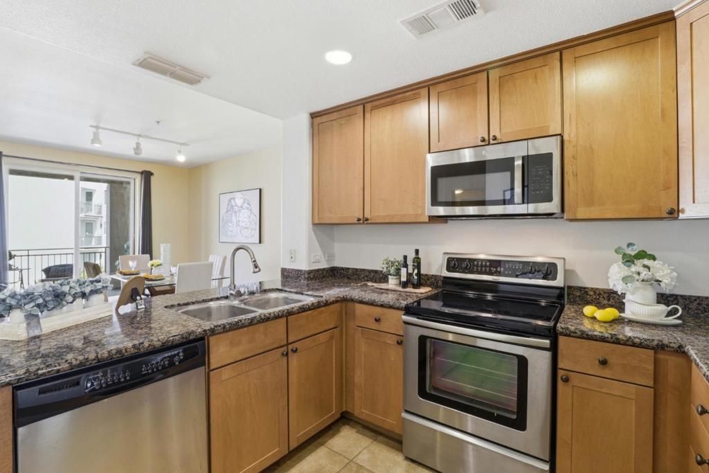 Image 11 of property listing at 809 Auzerais Avenue 322, San Jose, CA 95126
