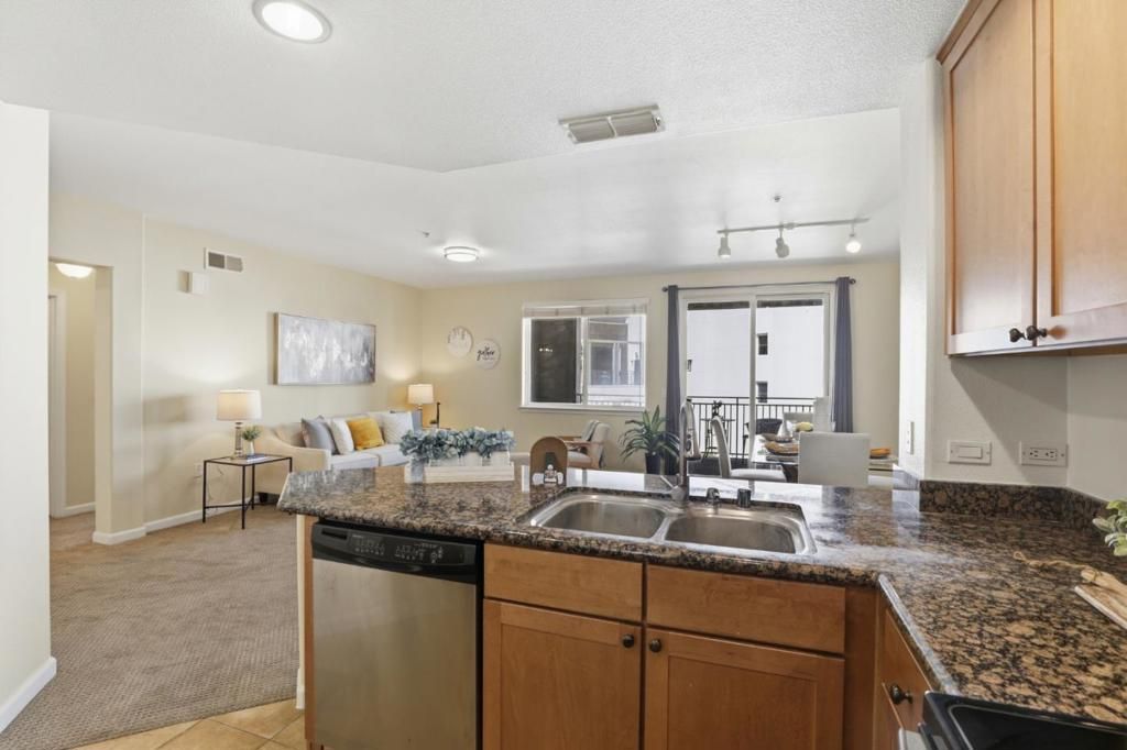 Image 12 of property listing at 809 Auzerais Avenue 322, San Jose, CA 95126