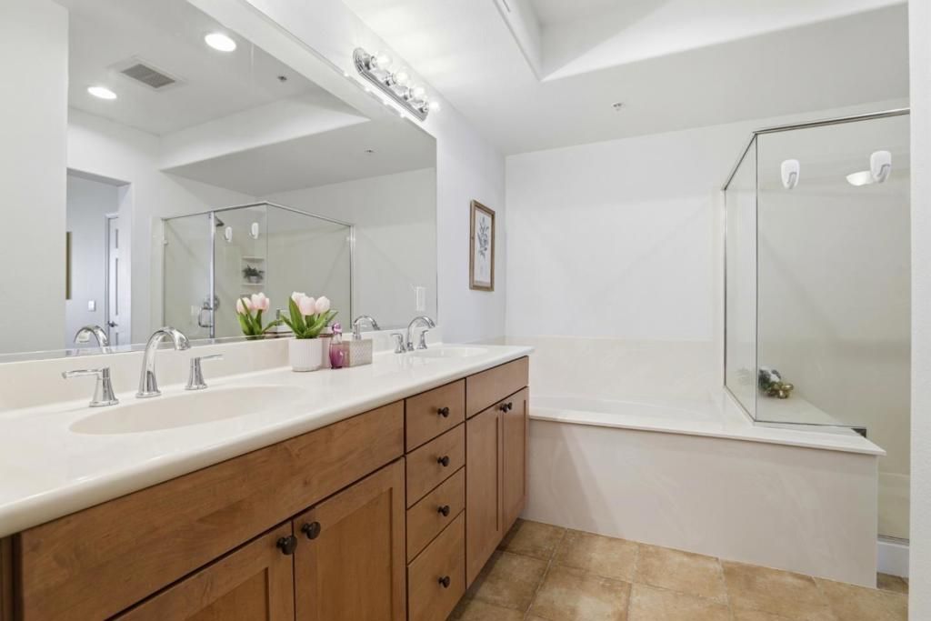 Image 19 of property listing at 809 Auzerais Avenue 322, San Jose, CA 95126