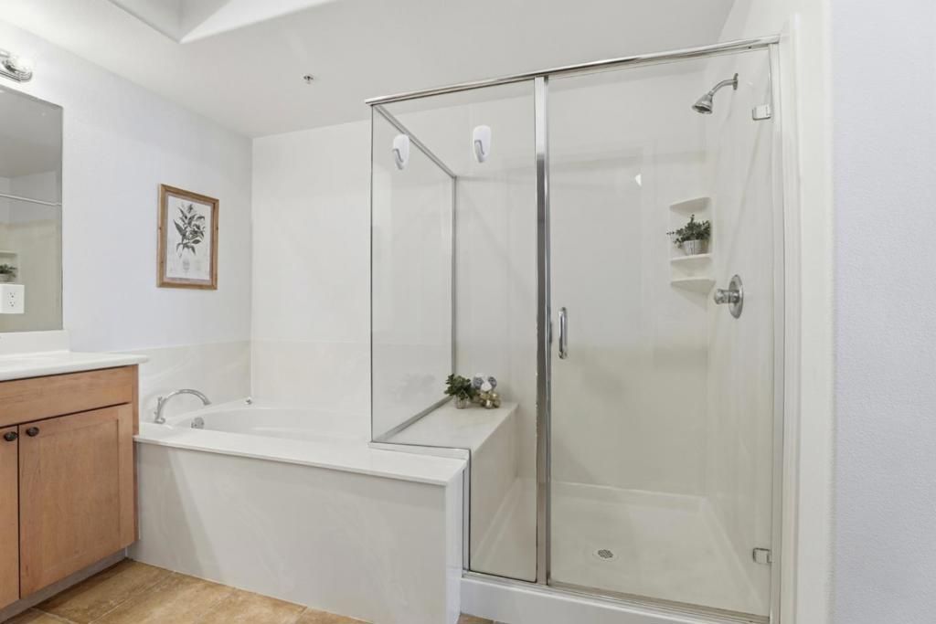 Image 20 of property listing at 809 Auzerais Avenue 322, San Jose, CA 95126