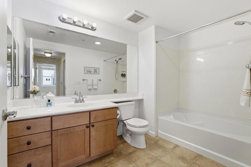 Image 22 of property listing at 809 Auzerais Avenue 322, San Jose, CA 95126