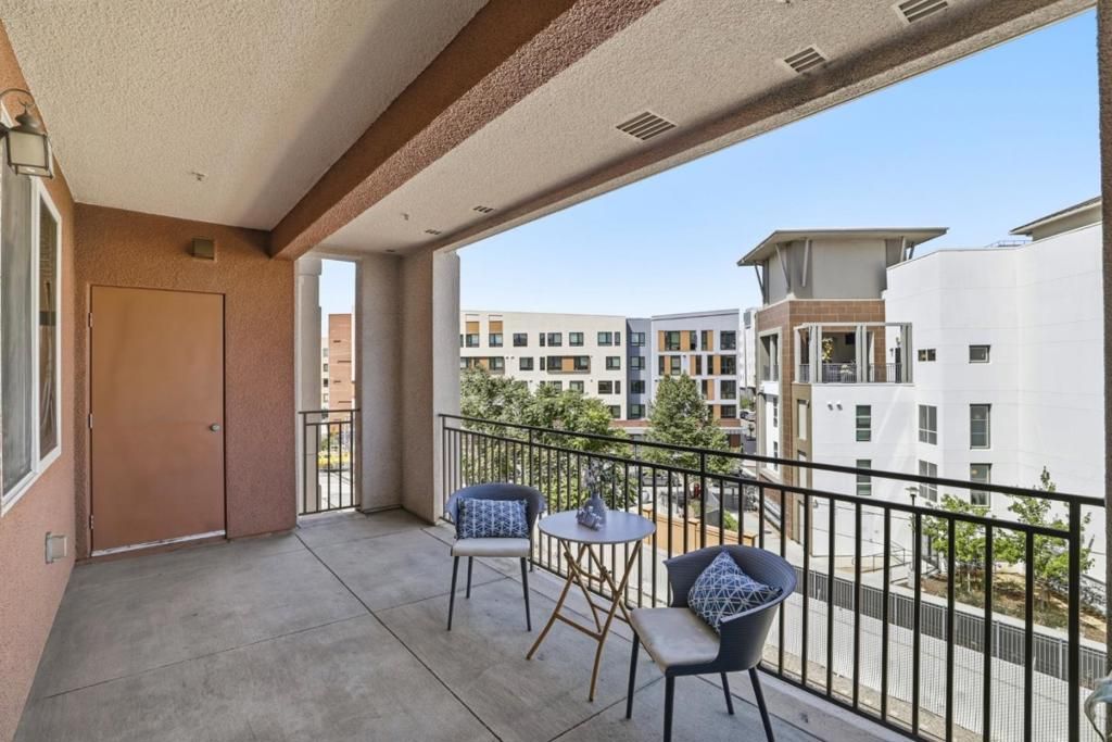 Image 24 of property listing at 809 Auzerais Avenue 322, San Jose, CA 95126