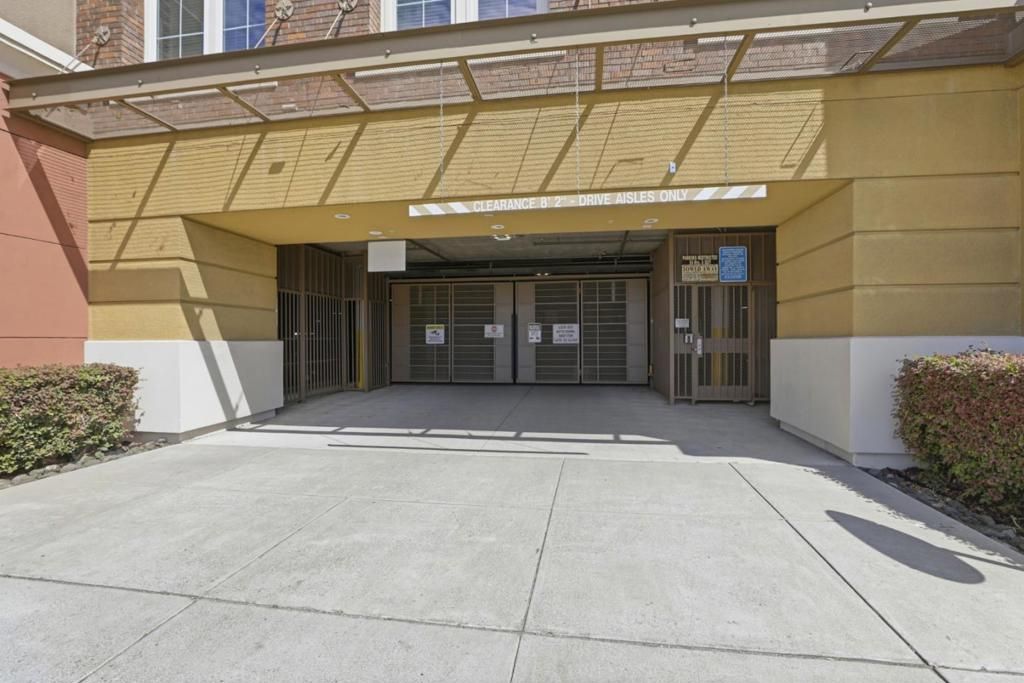 Image 28 of property listing at 809 Auzerais Avenue 322, San Jose, CA 95126