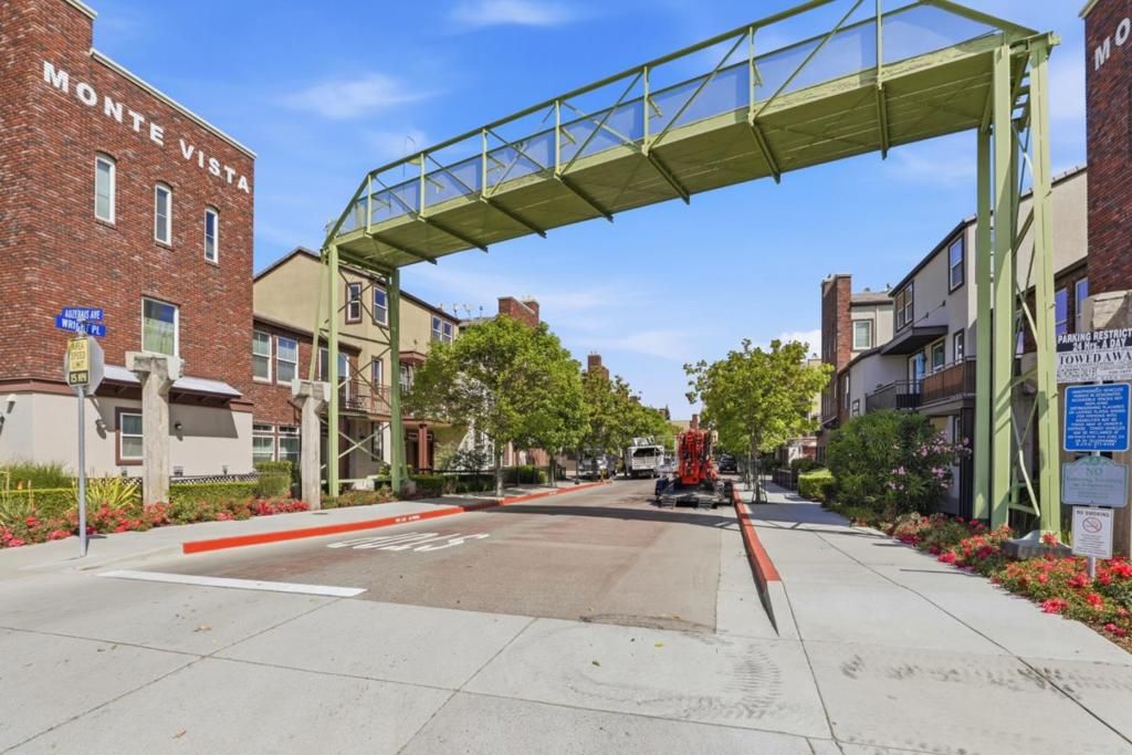 Image 33 of property listing at 809 Auzerais Avenue 322, San Jose, CA 95126