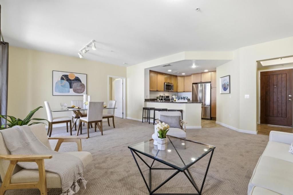 Image 4 of property listing at 809 Auzerais Avenue 322, San Jose, CA 95126