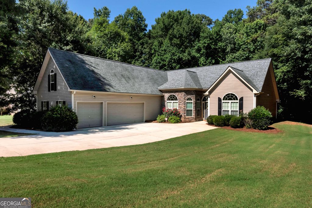 222 Jefferson Walk Circle, Jefferson, GA 30549
