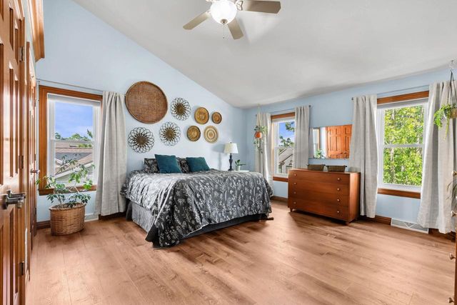4501 N STONEBRIDGE COURT, Appleton, WI 54913