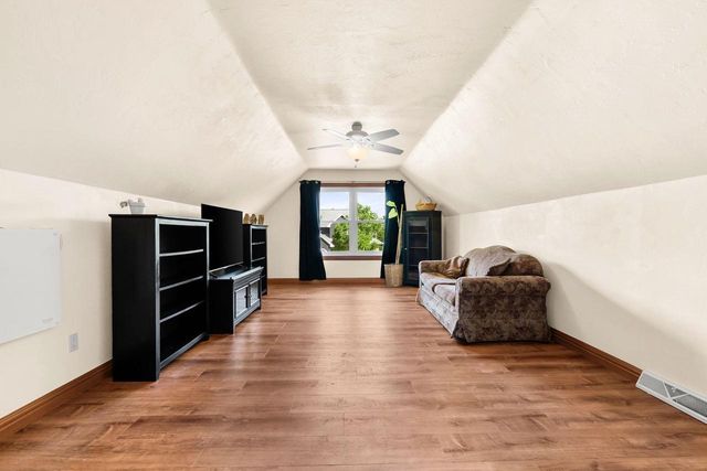 4501 N STONEBRIDGE COURT, Appleton, WI 54913
