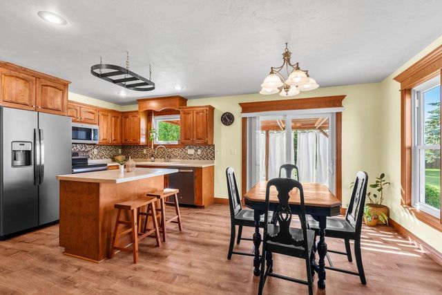 4501 N STONEBRIDGE COURT, Appleton, WI 54913
