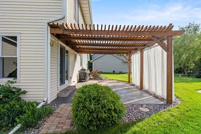 4501 N STONEBRIDGE COURT, Appleton, WI 54913