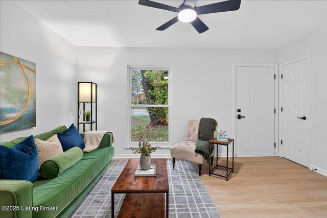 5704 Toebbe Ln, Louisville, KY 40229