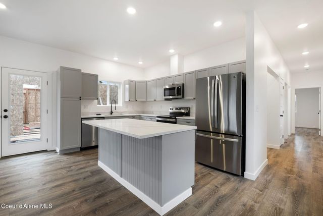 375 Jasper Loop, Ponderay, ID 83852