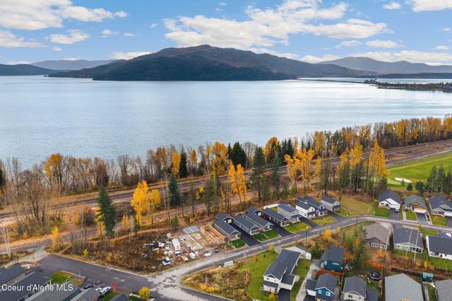 375 Jasper Loop, Ponderay, ID 83852