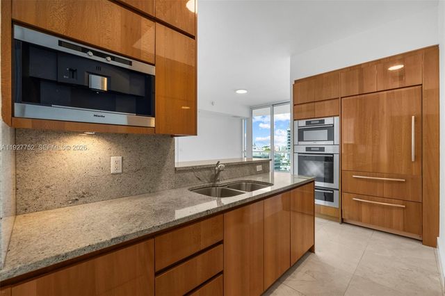 50 S Pointe Dr 1107, Miami Beach, FL 33139