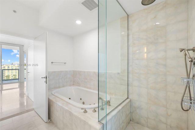 50 S Pointe Dr 1107, Miami Beach, FL 33139