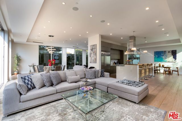 721 N SPAULDING Avenue, Los Angeles, CA 90046