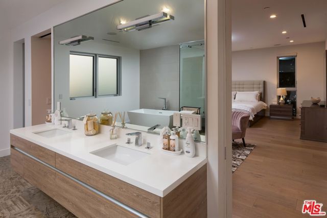 721 N SPAULDING Avenue, Los Angeles, CA 90046